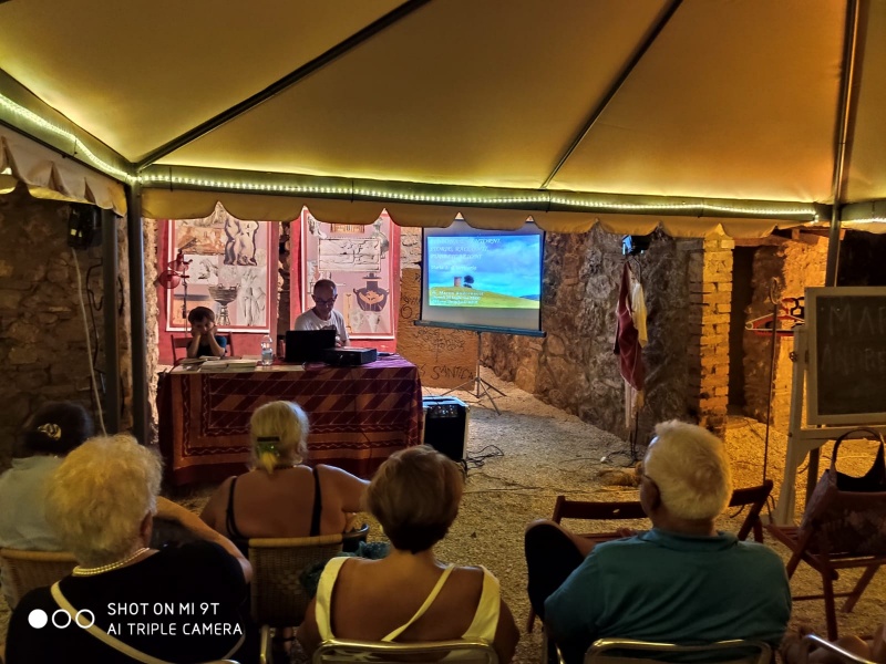 File:FOTO ETRUSCHERIE 2019.jpeg